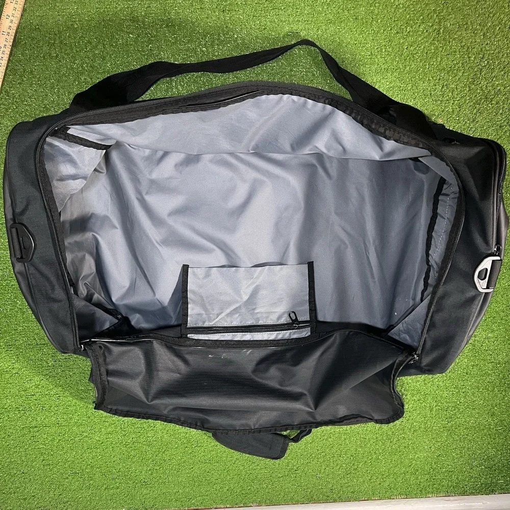 Memphis Tigers Team Issue Duffle Bag Nike Tiger Track & Field‎ Gym Bag EUC UofM